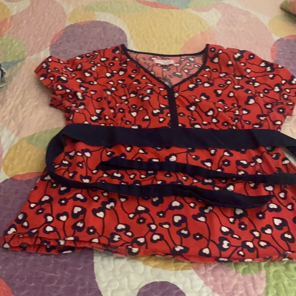 Red and Black Heart scrub top - Picture 3 of 5